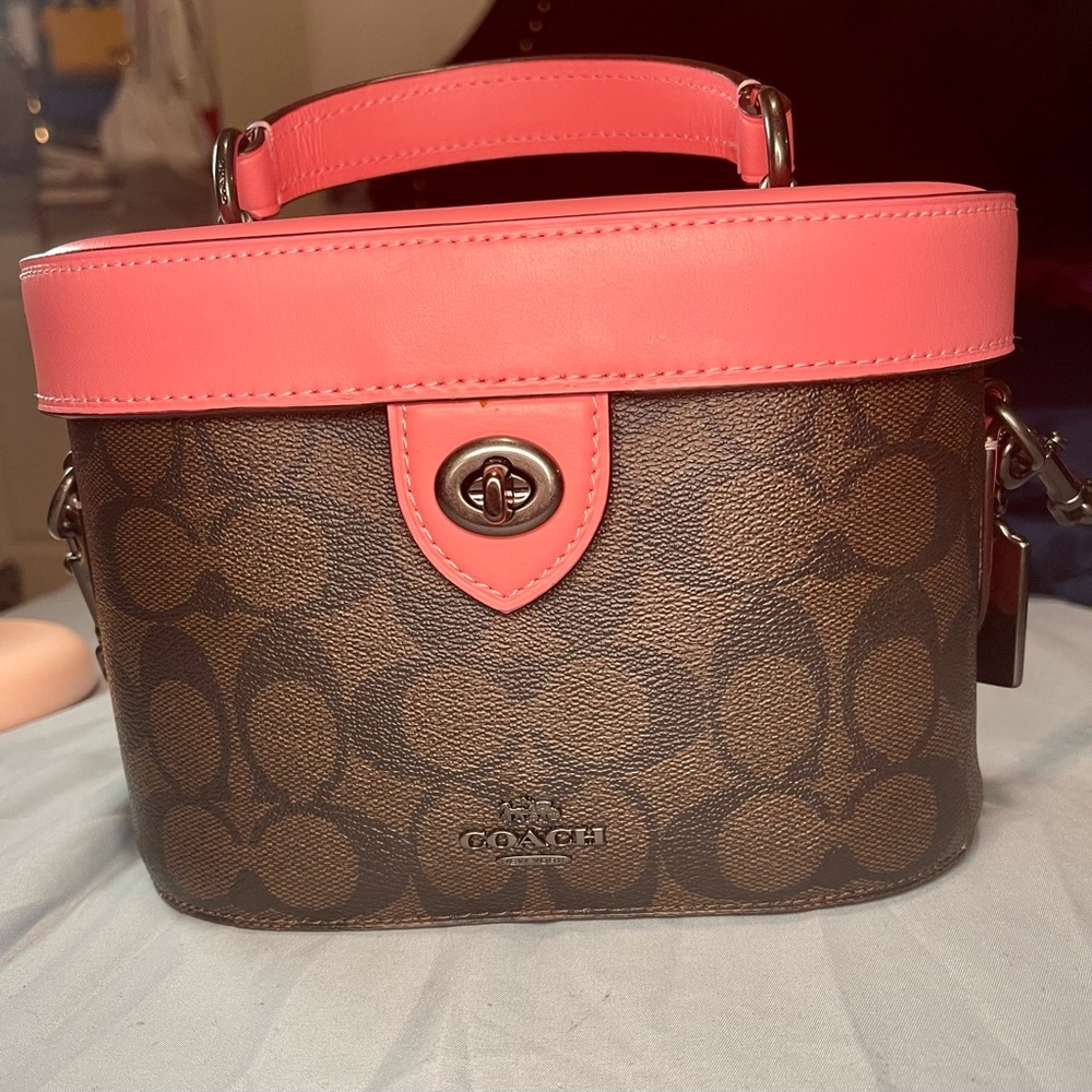 NWOT Coach Kay Crossbody + Matching Earrings + Gold Logo Necklace Value Set